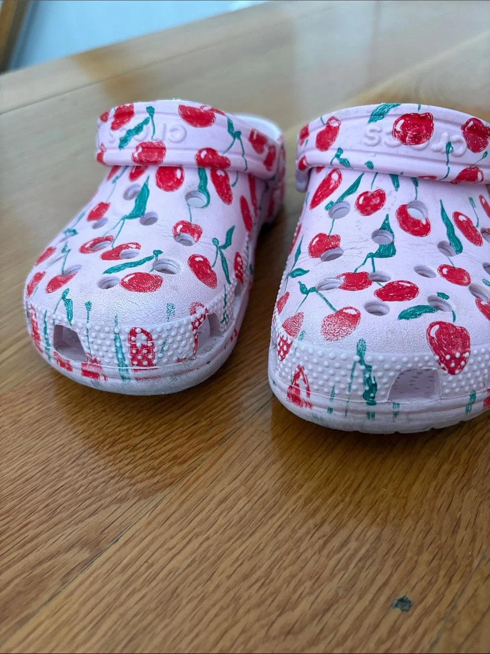 CROCS adorable pink